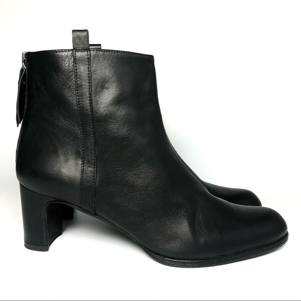Stuart Weitzman black leather ankle boots booties